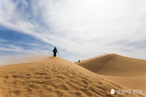 为什么放着沙漠的沙子不用于建筑和填海,而去挖河沙呢